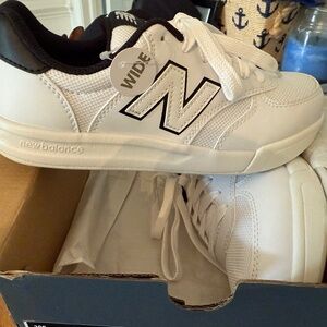 NIB New Balance 300 size 3.5 Wide